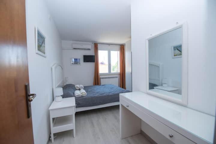 Elpaix Villa *